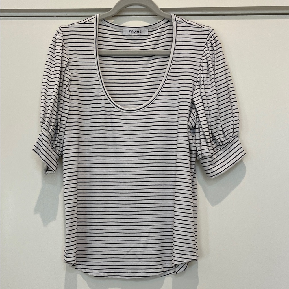Frame Denim Women's Navy and White Striped Tee